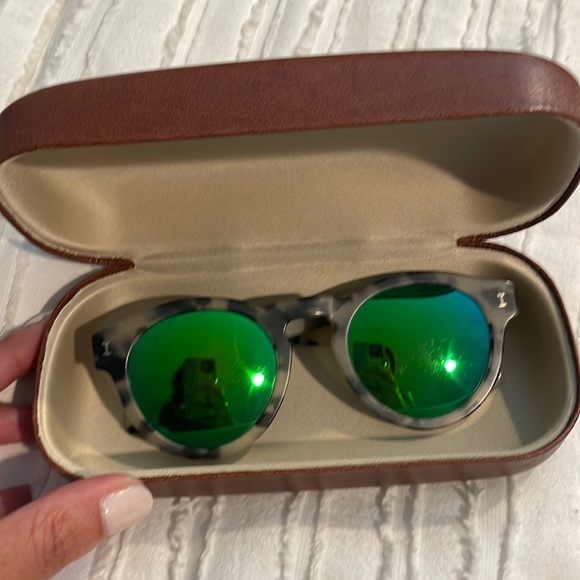 Illesteva sunlasses - Picture 1 of 4